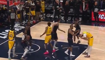 开云APP-明着摆烂？步行者0.1秒落后1分获2罚，赫夫两罚不中送走比赛