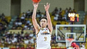 准！赵继伟上半场5投4中&amp;三分4中3 攻下11分1助